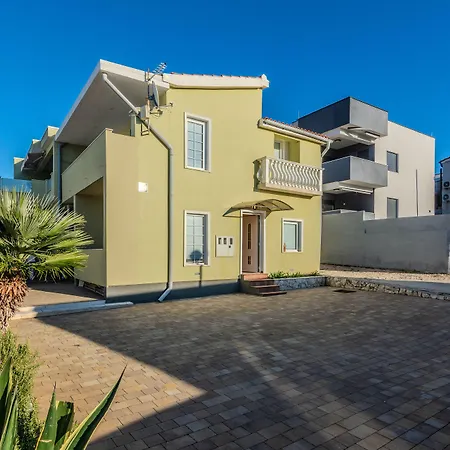 Mahnet Apartamento Vir