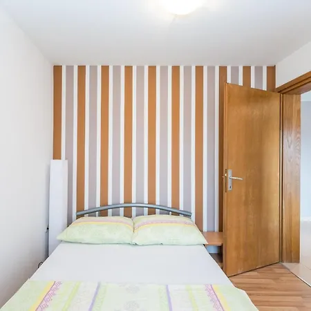 Apartment Mahnet