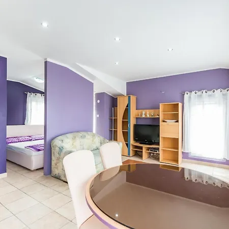Mahnet Apartment