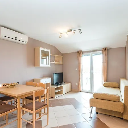 Apartment Mahnet Vir
