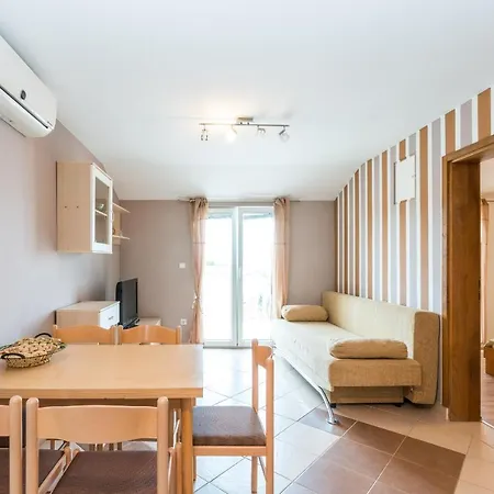 Apartamento Mahnet Vir